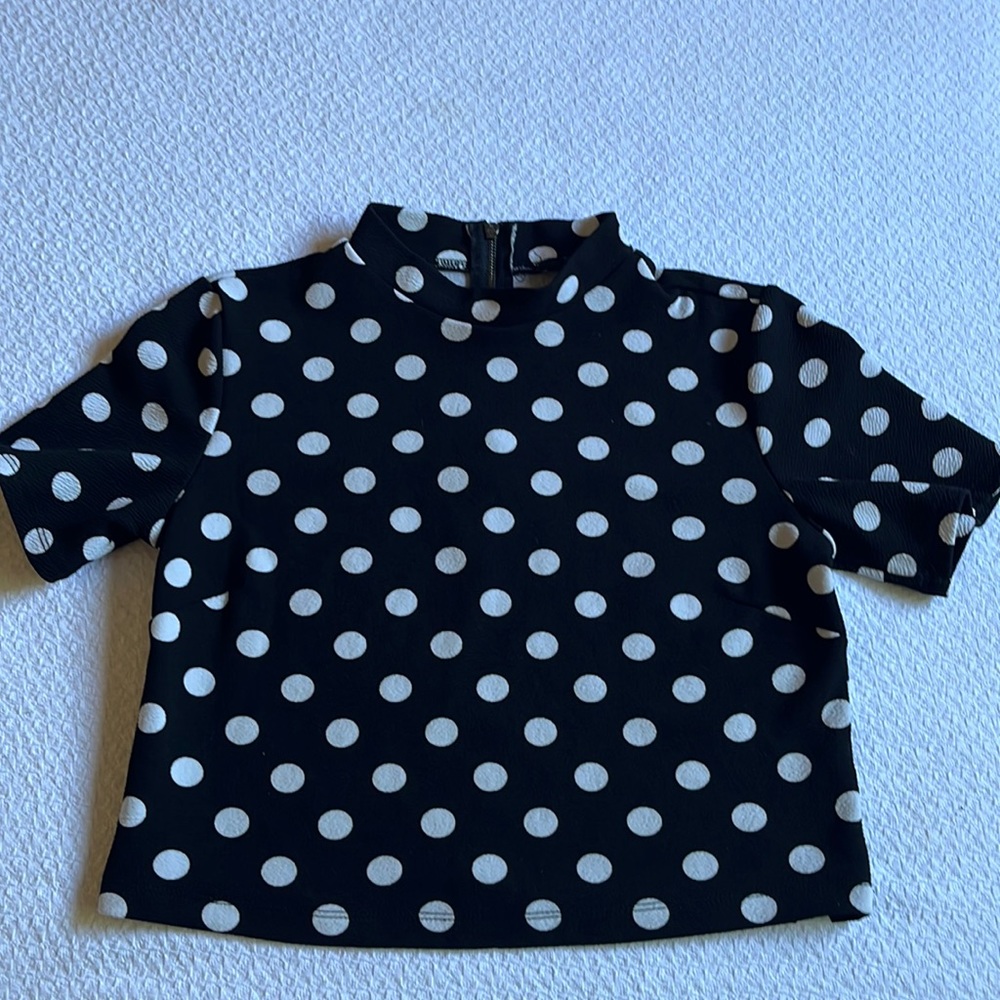 Cropped polka dot top